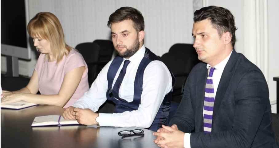 Lux și opulență la AGEPI în timp ce autorii trăiesc la limita existenței: Salarii de milioane de lei, venituri din dobânzi și mașini scumpe